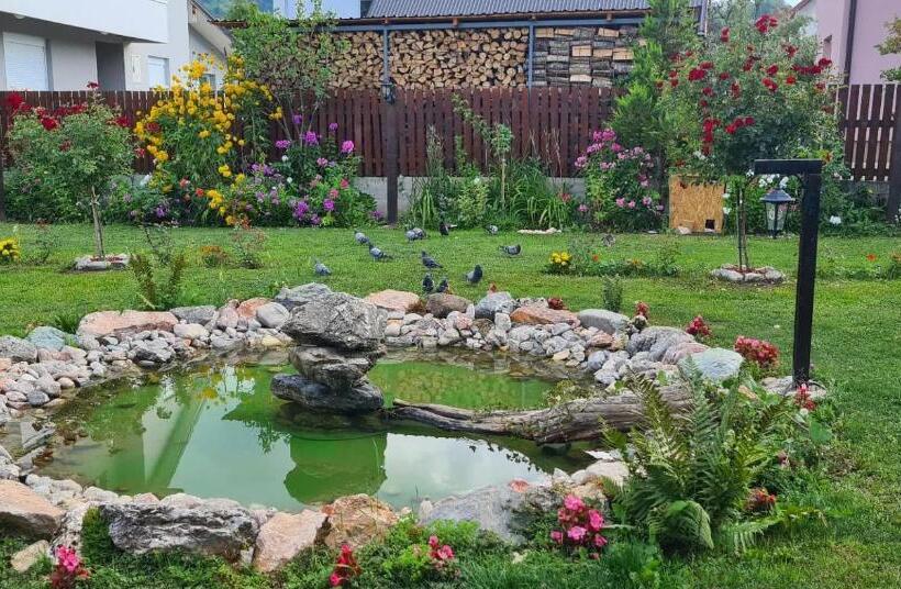 پانسیون Black Tower