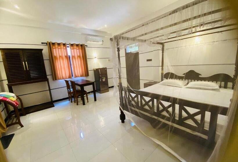 Pension (Hôtel basse catégorie) Pathi Villa