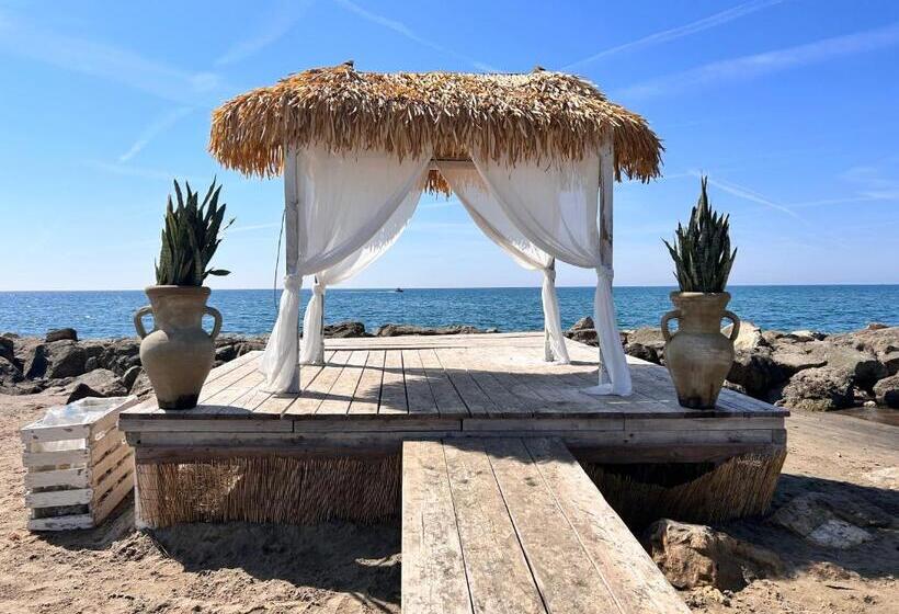 Seaside Apartment Near Villa Caravaggio