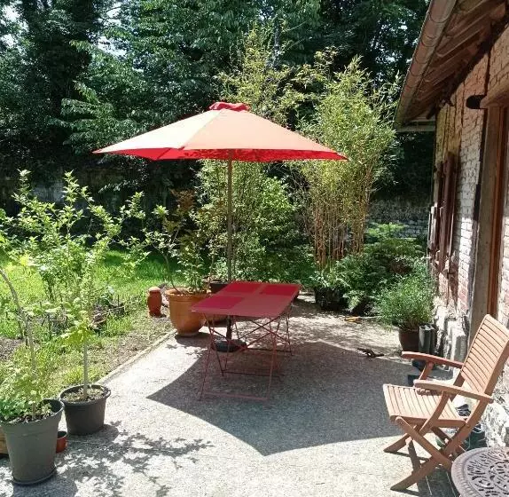 ベッドアンドブレックファースト Bergerie Du Château