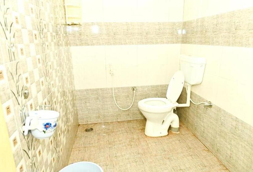 فندق Jungle Adventure Homestay