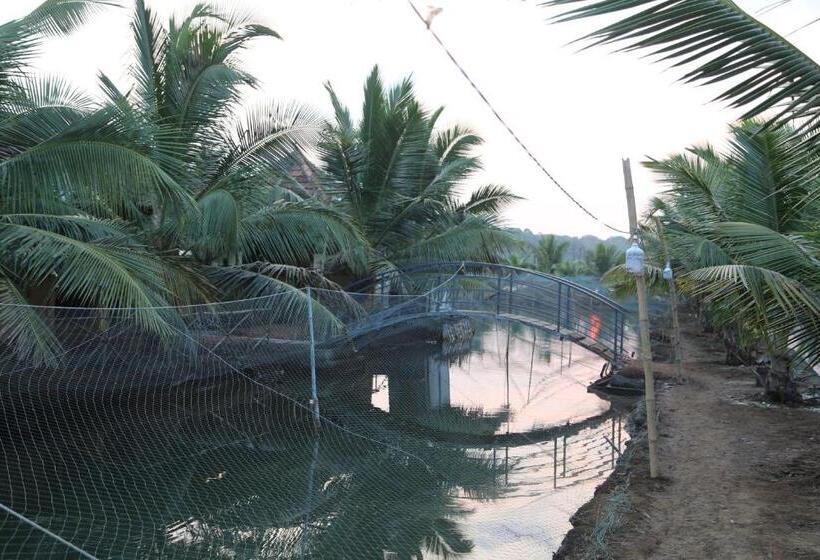 בית מלון כפרי Kandal Theeram Farms