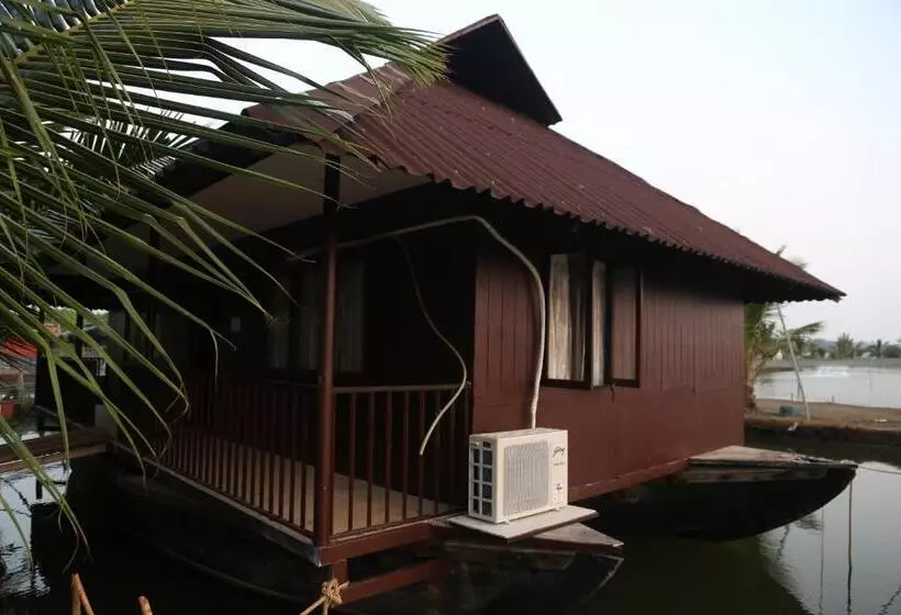 Hotelli Kandal Theeram Farms