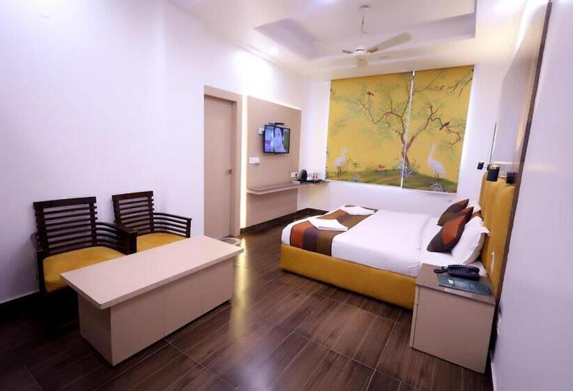 ホテル Krishna Sagar Ghaziabad