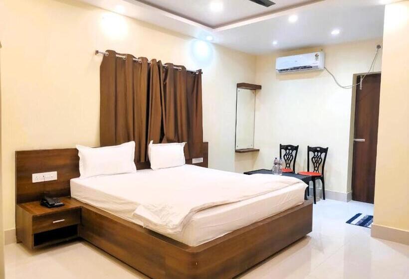 בית מלון כפרי Lord Krishna