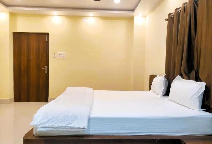 בית מלון כפרי Lord Krishna