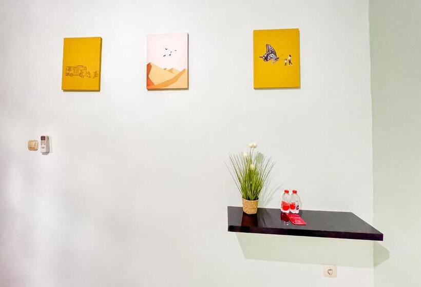 Hotel Reddoorz Syariah Near Rs Bhayangkara Nganjuk