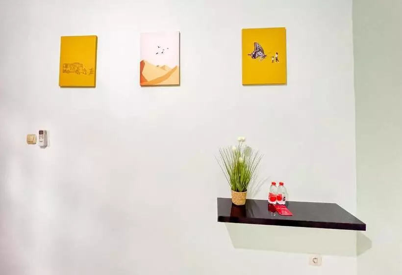 Hotelli Reddoorz Syariah Near Rs Bhayangkara Nganjuk