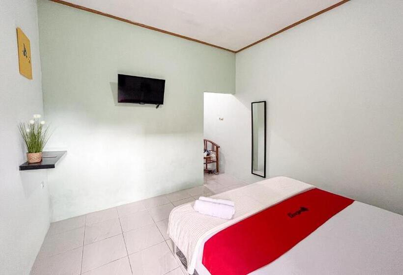 Hotel Reddoorz Syariah Near Rs Bhayangkara Nganjuk