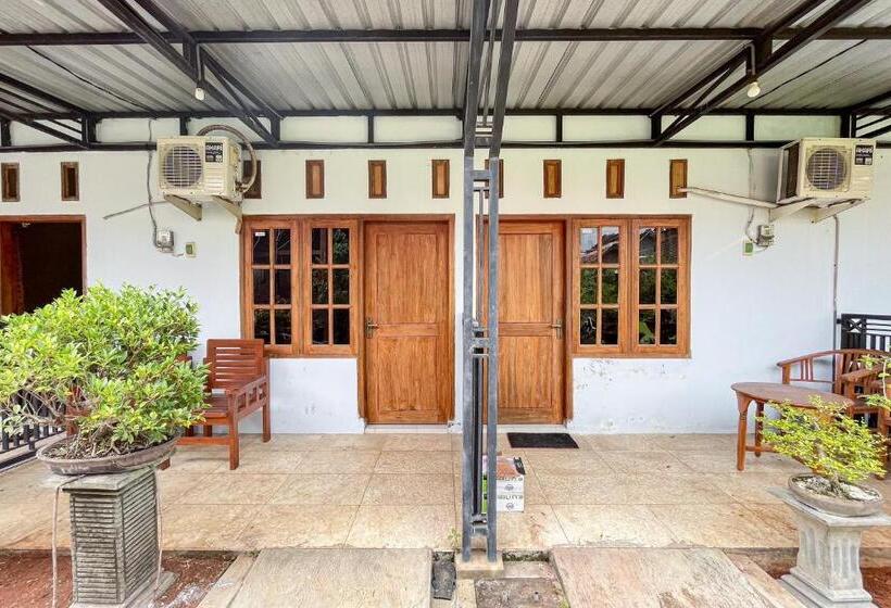 Hotel Reddoorz Syariah Near Rs Bhayangkara Nganjuk