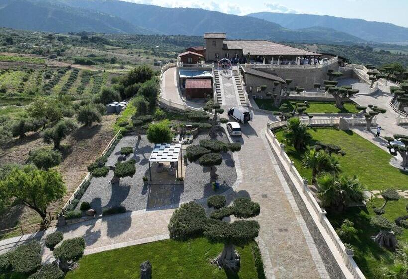 בית מלון כפרי Tenuta Pietravera