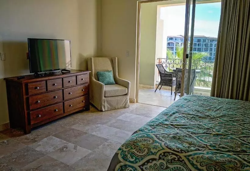 Paraiso Del Mar Condominiums