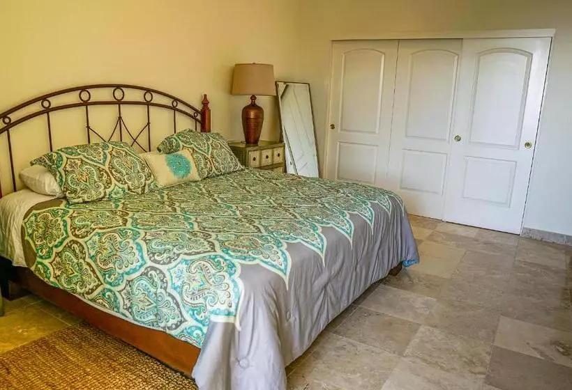 Paraiso Del Mar Condominiums