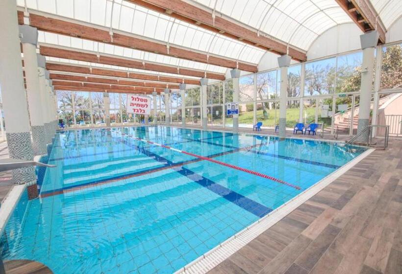 Majatalo מול הים בקיסריה