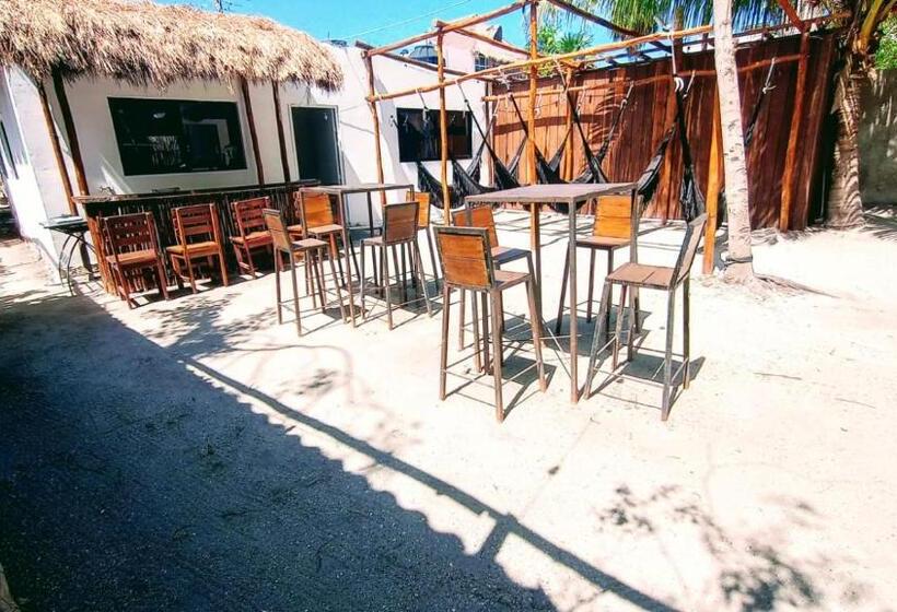 پانسیون Aventura Maya Hostal Y Camping Holbox