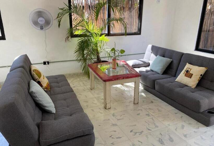 پانسیون Aventura Maya Hostal Y Camping Holbox