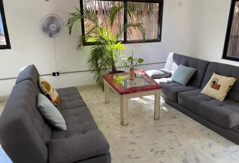 پانسیون Aventura Maya Hostal Y Camping Holbox