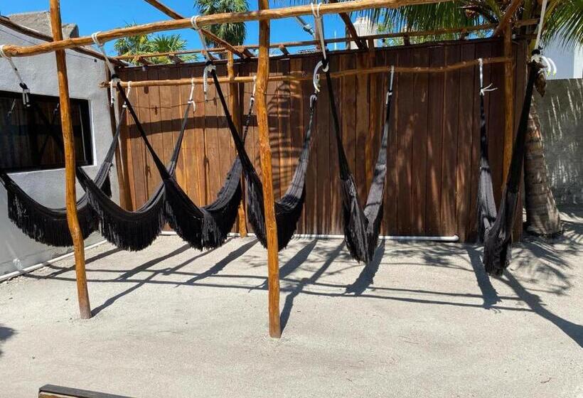 پانسیون Aventura Maya Hostal Y Camping Holbox