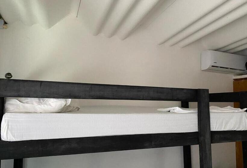 پانسیون Aventura Maya Hostal Y Camping Holbox