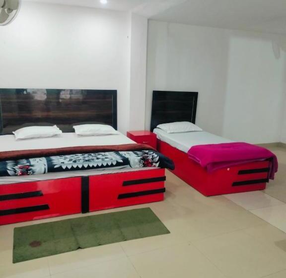 펜션 Banke Bihari Guest Inn