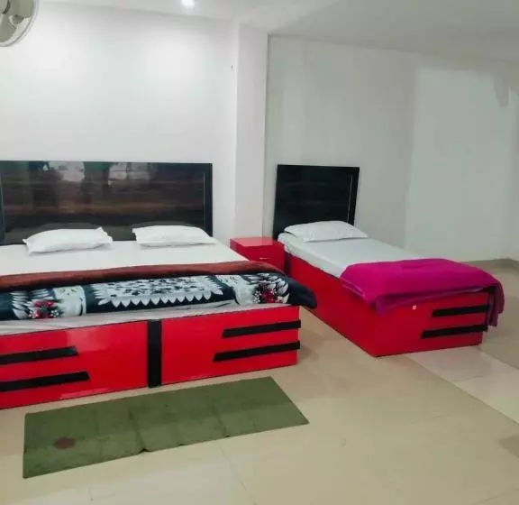 Majatalo Banke Bihari Guest Inn