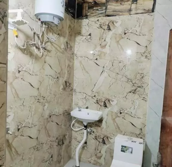 Majatalo Banke Bihari Guest Inn