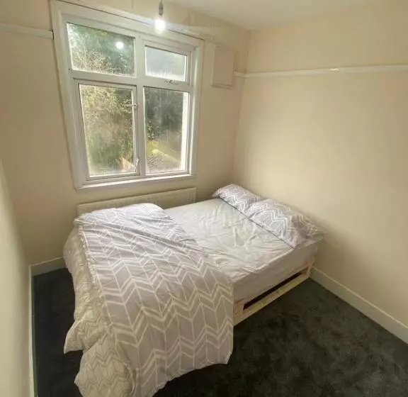 Majatalo Best Room  Near London Luton Airport And Close To Restaurants Shops And Dunstable Hospital