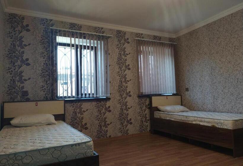 پانسیون Ganja Guest House