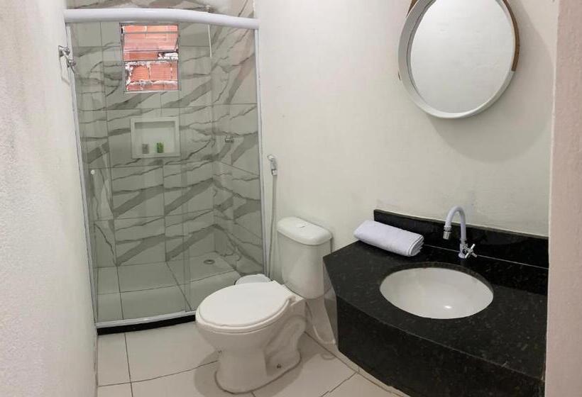 פנסיון Quatro Estações