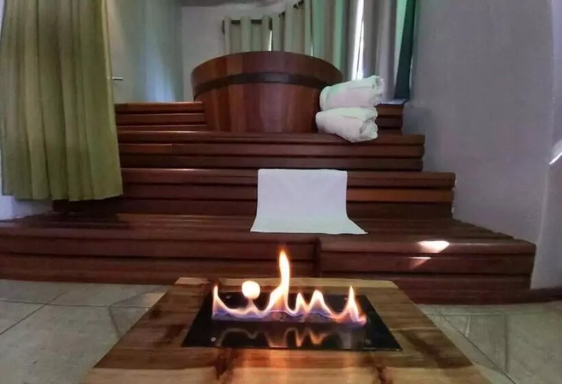 Retkeilymaja Rodeio Das Lagoas Pousada