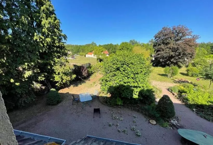 ベッドアンドブレックファースト Chambre D Hôtes De Charme Jolie Futaie En Forêt De Tronçais