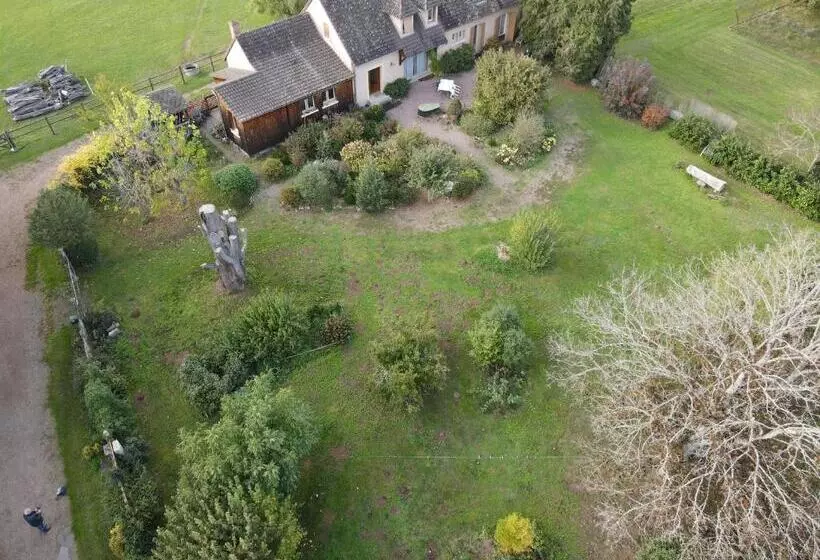 ベッドアンドブレックファースト Chambre D Hôtes De Charme Jolie Futaie En Forêt De Tronçais