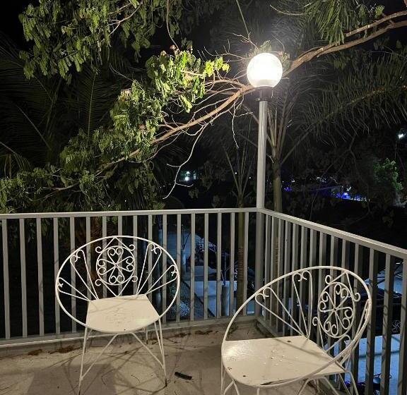 Hotel Arzel S Tiny House