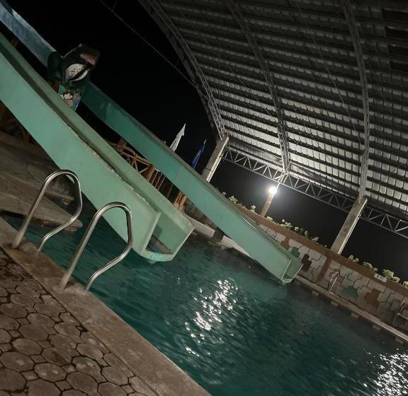 Hotel Arzel S Tiny House