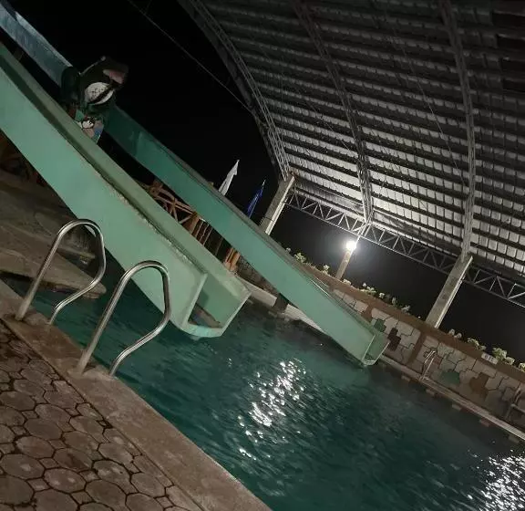 Hotelli Arzel S Tiny House