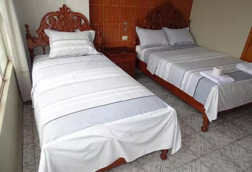 ホテル Hostal Ucayali