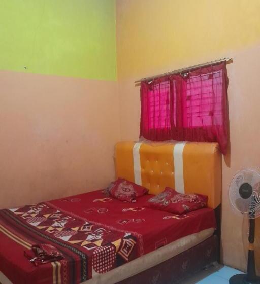 Hotel Spot On 93782 Hasibuan Homestay Syariah