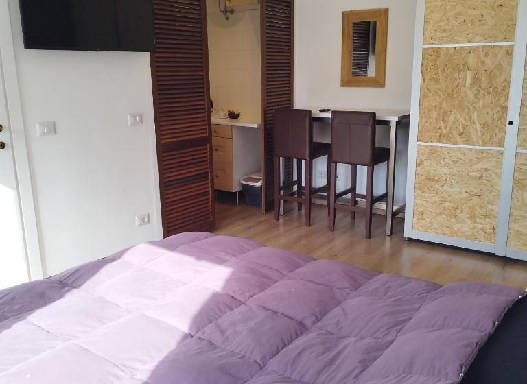 پانسیون Garibaldi Guest House