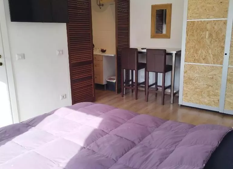 پانسیون Garibaldi Guest House