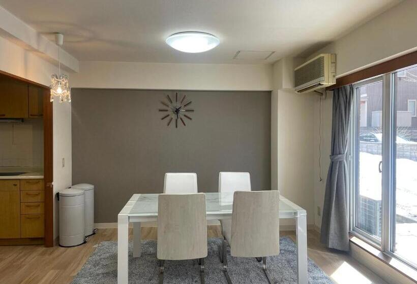 Pensió Guesthouse Lamour Sapporo