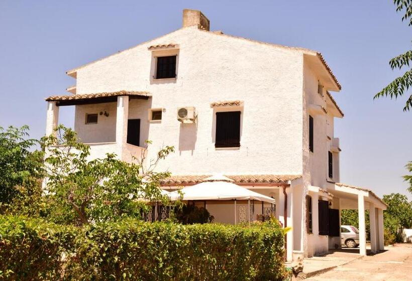 ベッドアンドブレックファースト Belvedere Sul Mare