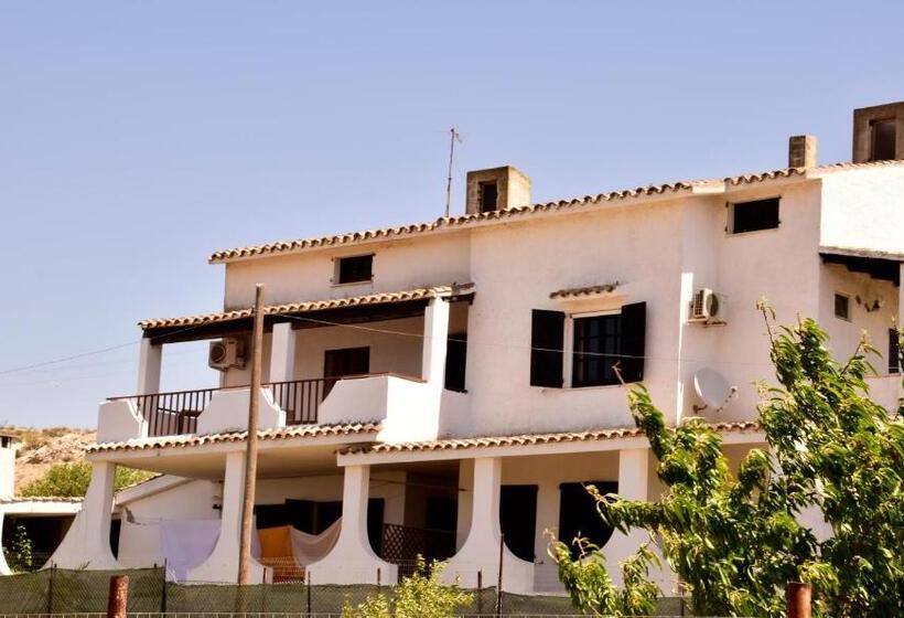 ベッドアンドブレックファースト Belvedere Sul Mare