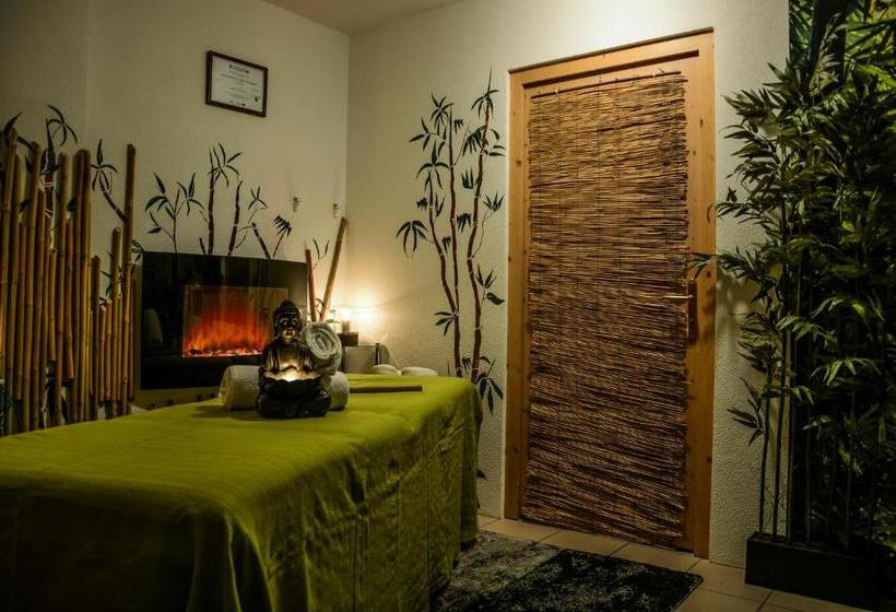 تختخواب و صبحانه Chalet Planvart