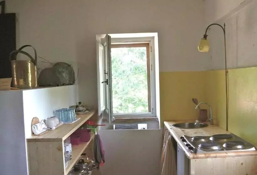 تختخواب و صبحانه La Fratta Art  House