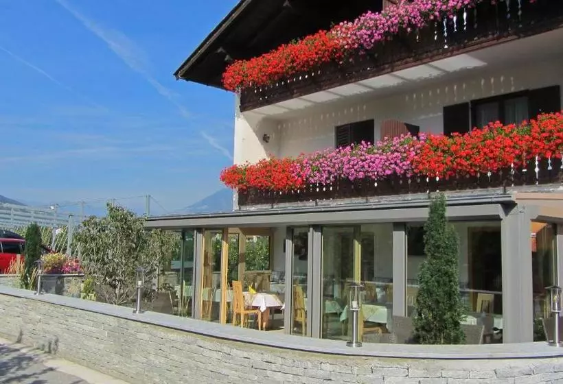 Aamiaismajoitus (B&B) Pension Tannenhof