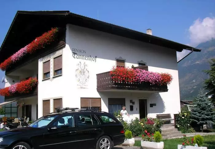 Aamiaismajoitus (B&B) Pension Tannenhof