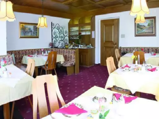 Aamiaismajoitus (B&B) Pension Tannenhof