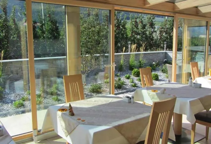 Aamiaismajoitus (B&B) Pension Tannenhof