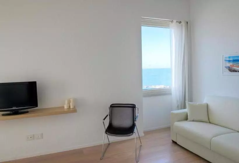 ベッドアンドブレックファースト Moma Suites Private Beach
