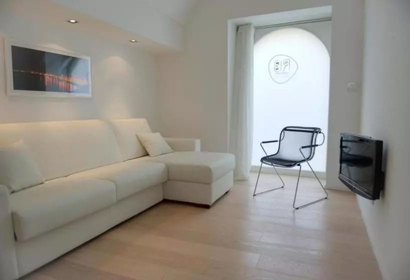 ベッドアンドブレックファースト Moma Suites Private Beach